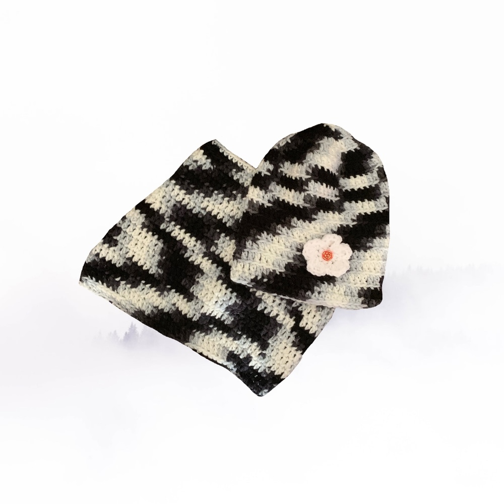Adult's Black and White Flower Beanie with Scarf